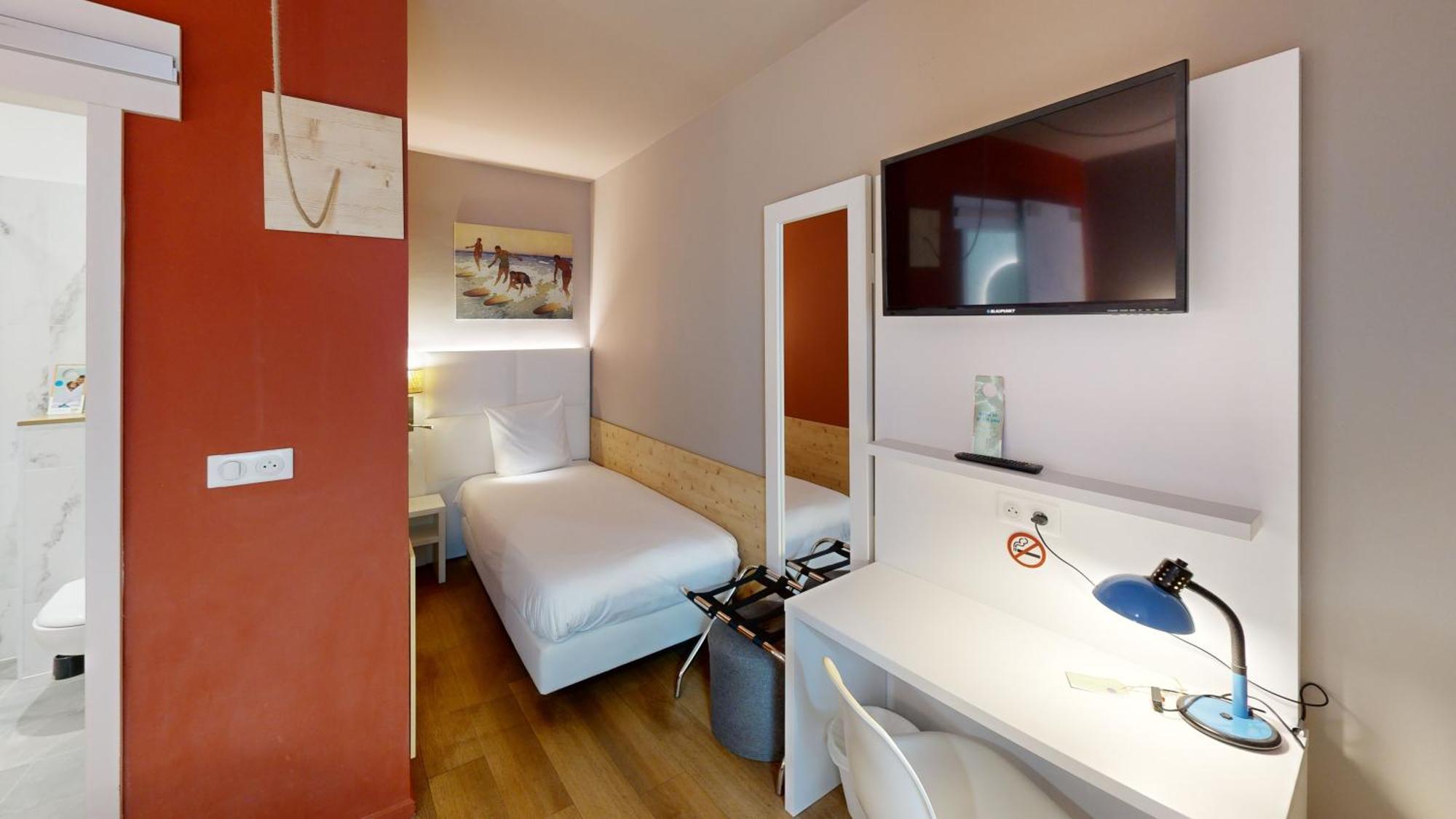 Pop Kamer met 3 Eenpersoonsbedden (of Kingsize Bed en Eenpersoonsbedden)